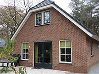 E Bungalow 8