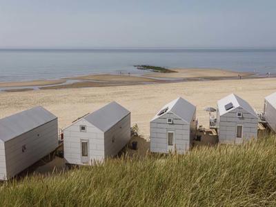 Thumbnail 3 van Strandhuisjes Julianadorp