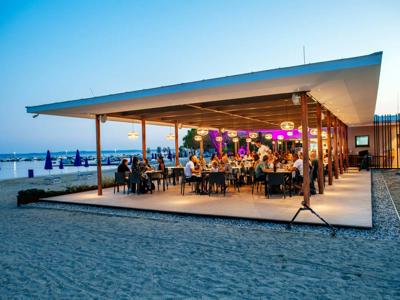 Thumbnail 3 van Zaton Holiday Village