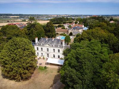 Thumbnail 5 van Le Petit Trianon de Saint Ustre